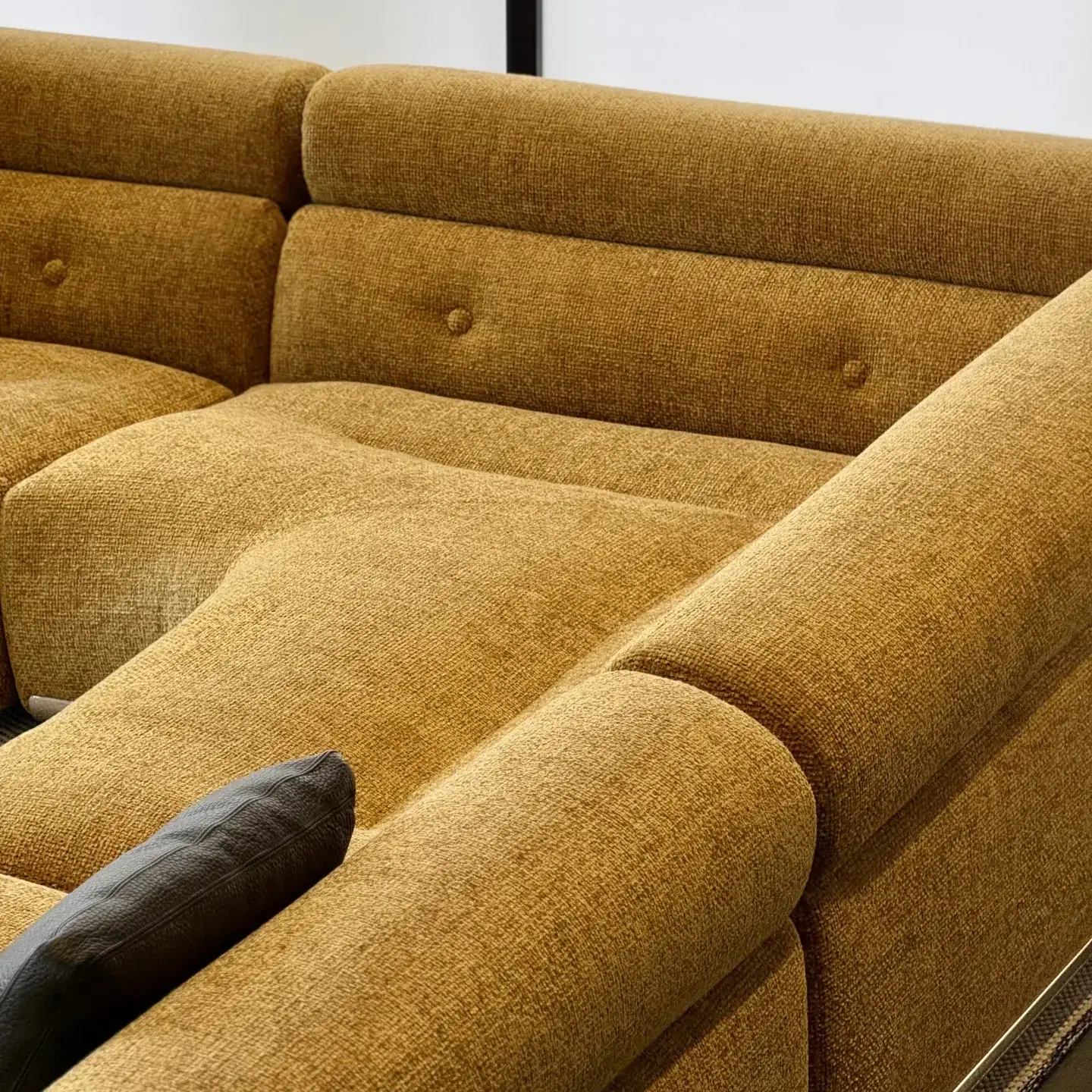 JS-S001 Coupe L-shaped sectional sofa (1-3)