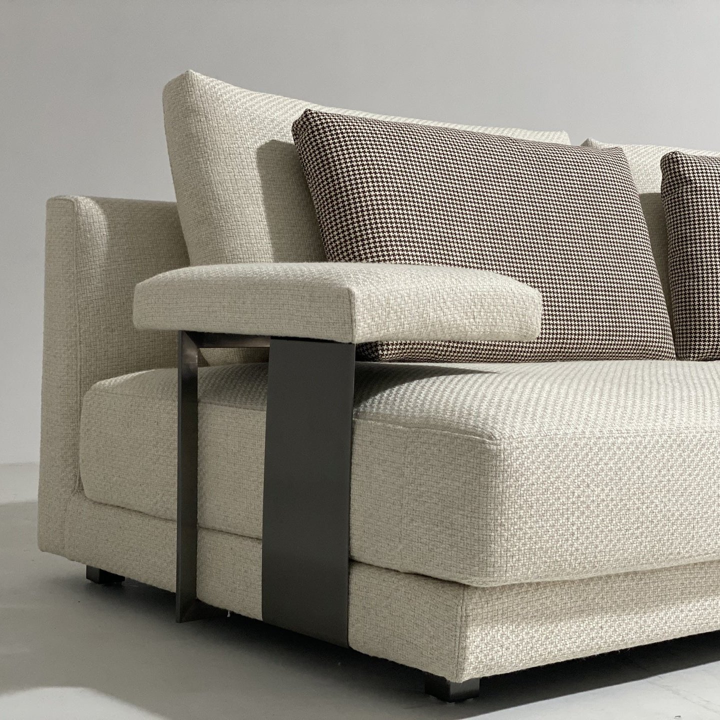 Luxury Textured Fabric Sectional Sofa with Slim Metal Armrests & Floating Design - Image 3